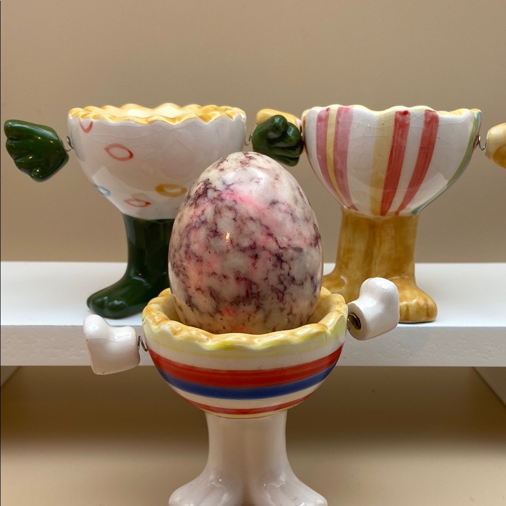 Fun colourful ceramic egg holders with feet and spring arms - Vintage - Set of 3